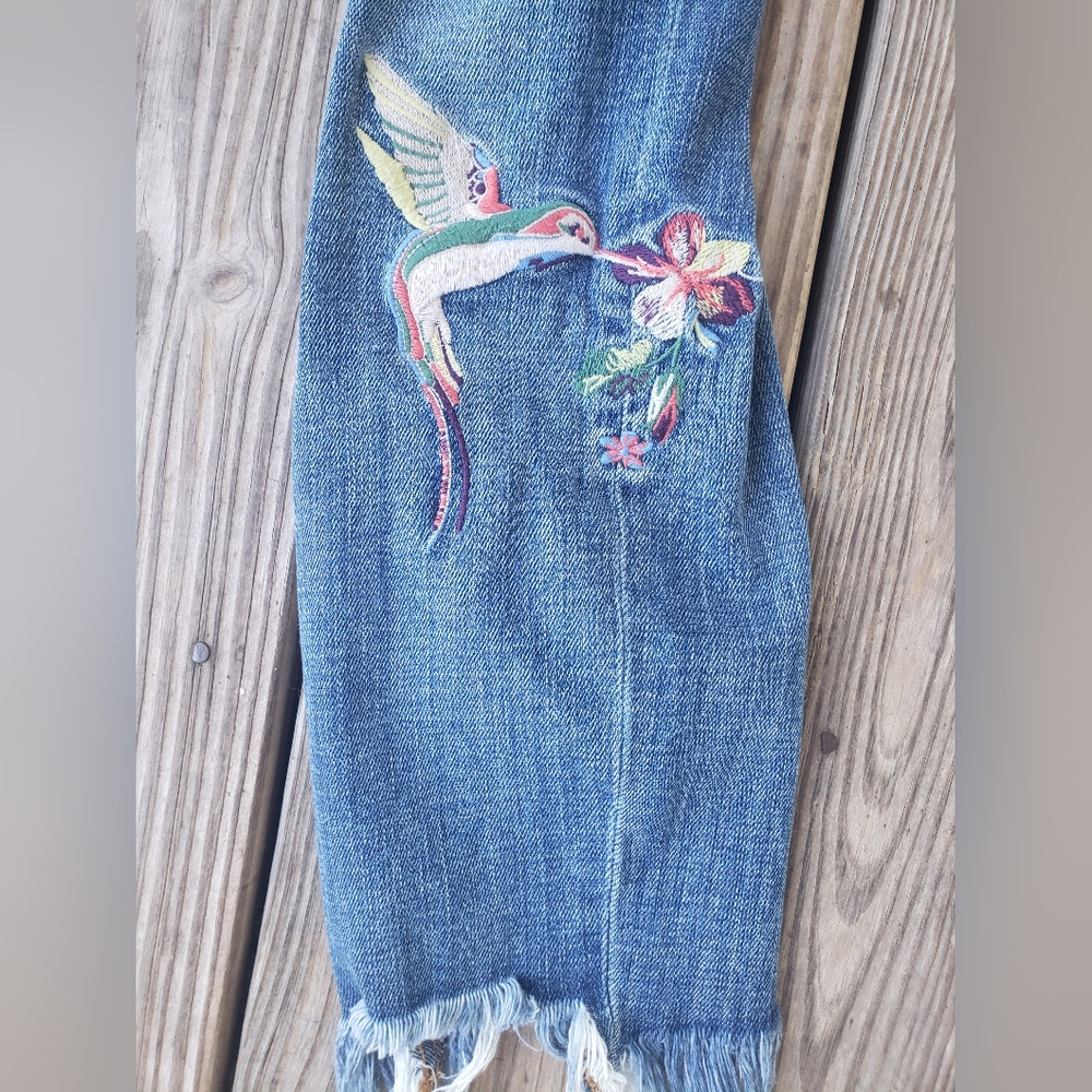 Buckle! Hummingbird Flower Embroidered Blue Raw Hem Cotton Jeans! - Picture 6 of 11